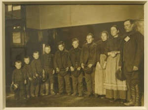 Augustus Sherman, Jakob Mittelstadt and Family, Russian German, ex SS ‘Pretoria.’ Admitted to go to Kullen, ND, May 9, 1905, vintage gelatin silver print, printed ca. 1905, 4 ¾ x 6 ½ inches, typed inscription “German family.”