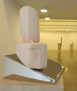 Charles Long, RealSenseSapient2, platinum silicon with pigment, stainless steel and pedestal, sculpture (without pedestal): 20 x 14 x 13 inches, 2016.